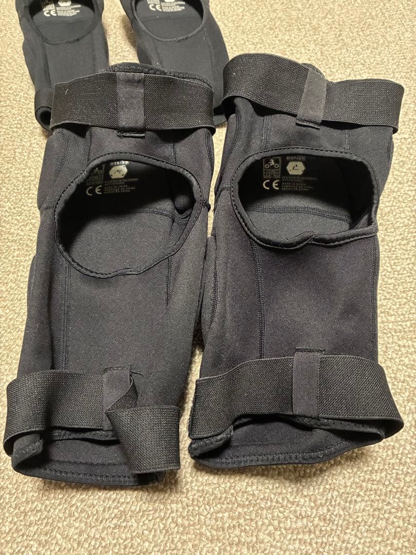 FOX エルボーガード　ニーガード