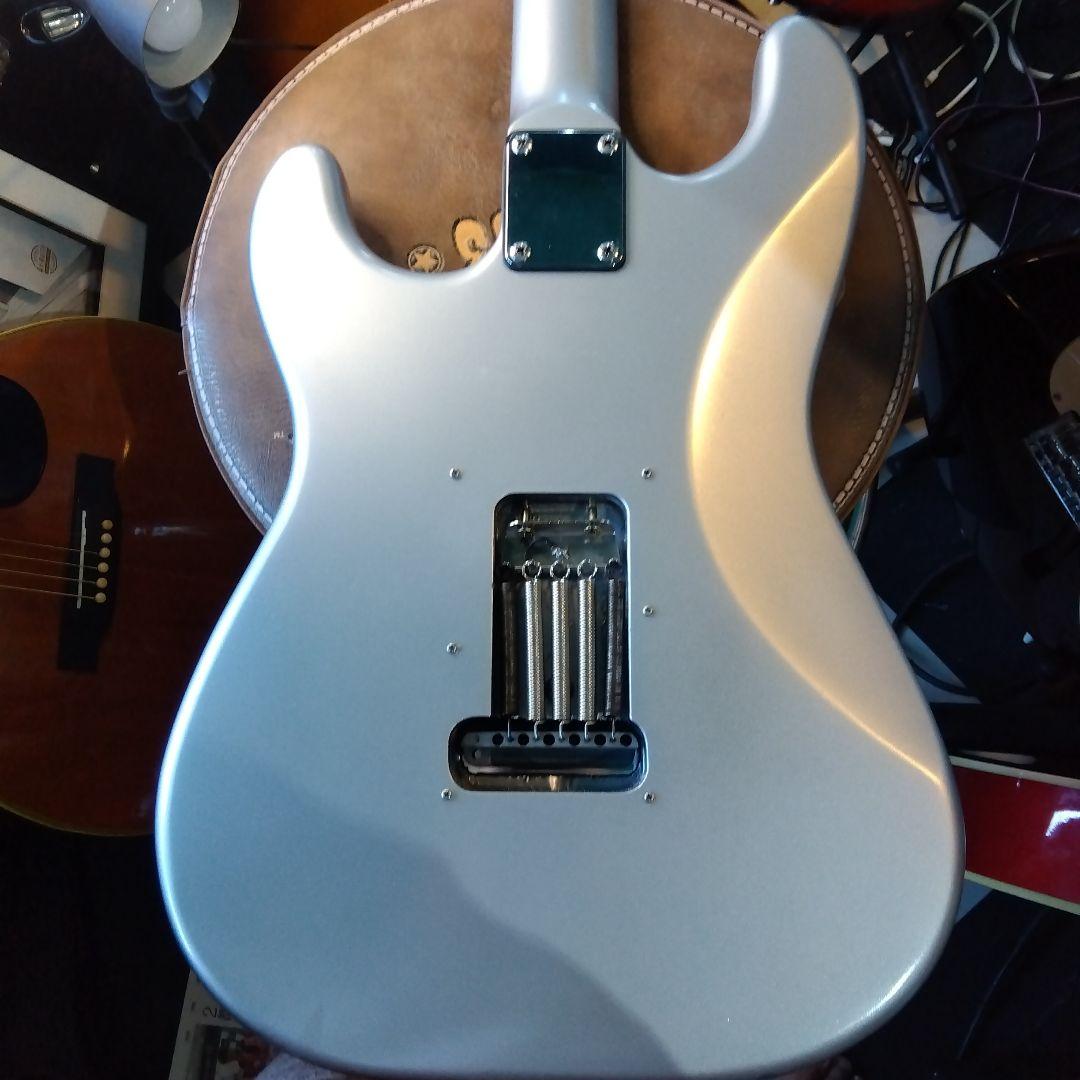 エレキギター…シルバーカラー！