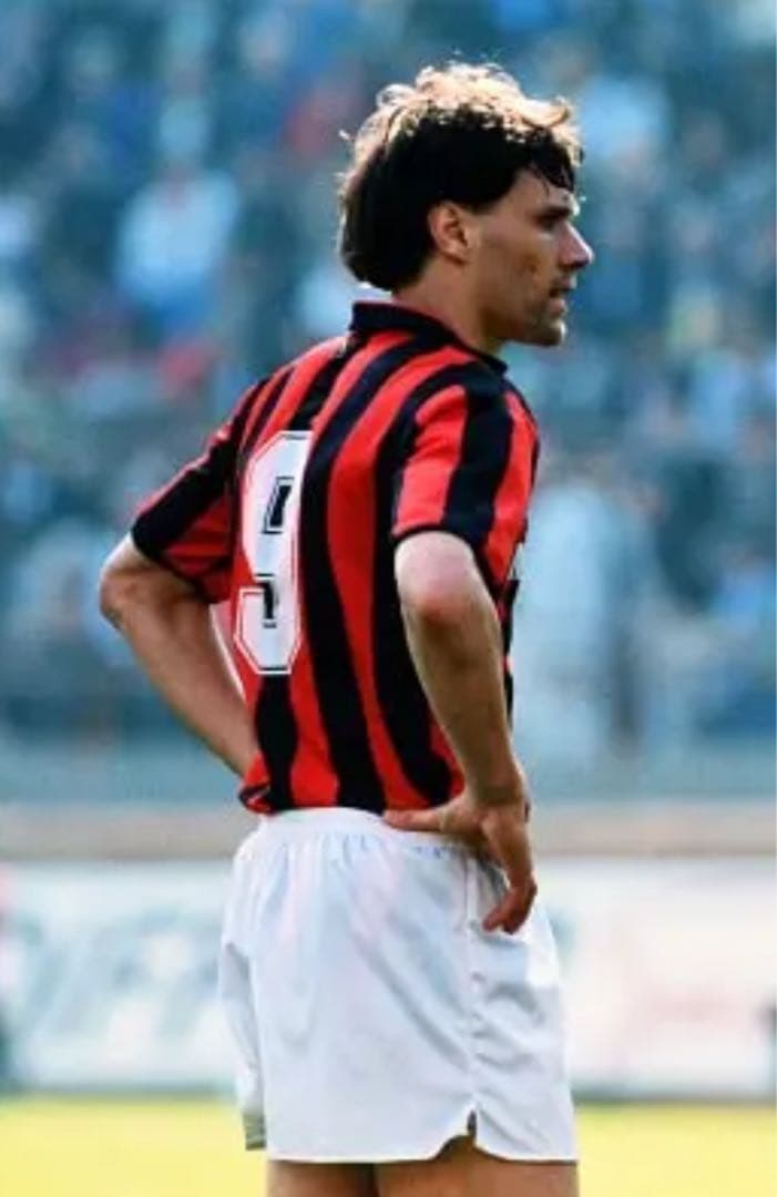 ※値下不可　マルコ・ファン・バステン ACミラン　サイン入りユニ　激レア