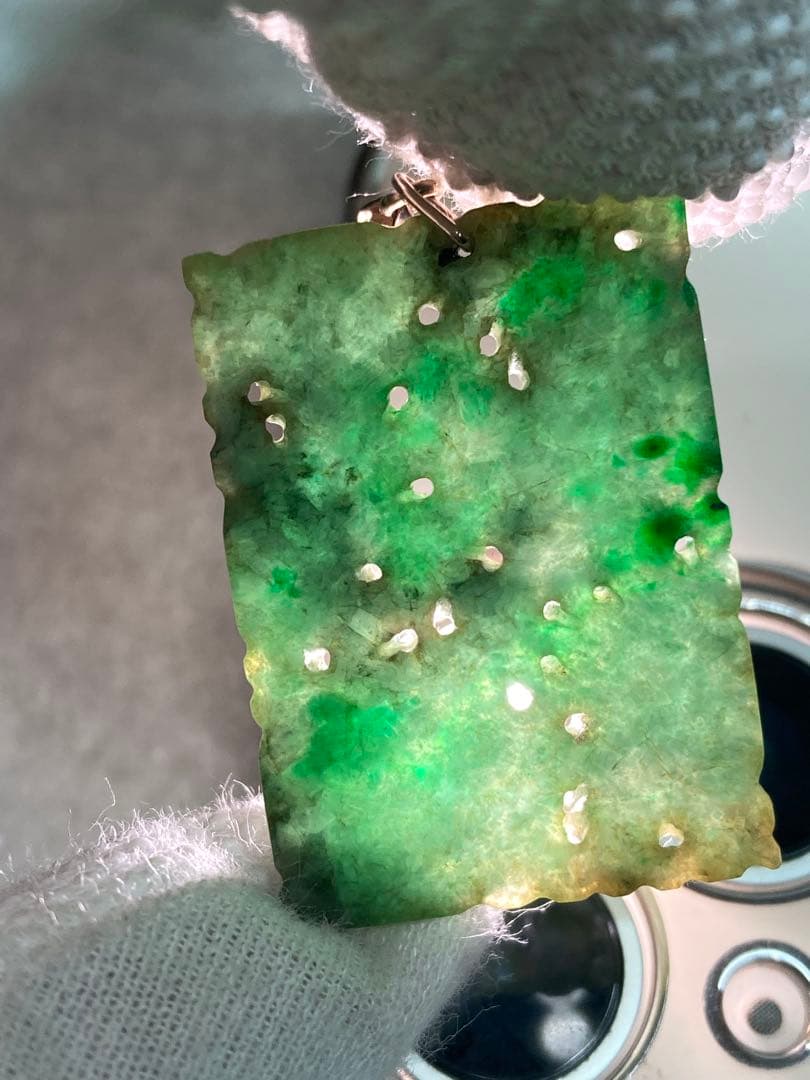 天然 古翡翠 清代 糸引透彫 K10 ペンダント 玉佩 根付