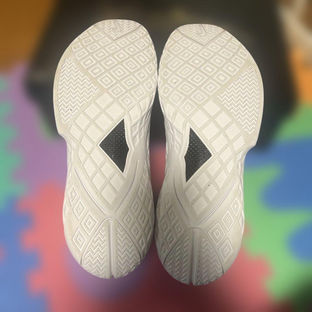 ホワイト ハイカット バスケットシューズ