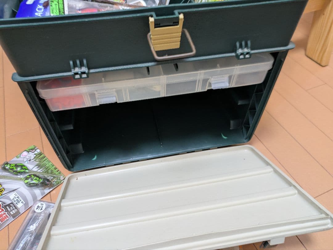 送料込み変更バス釣り引退SUGOI 2段式釣り道具ボックス