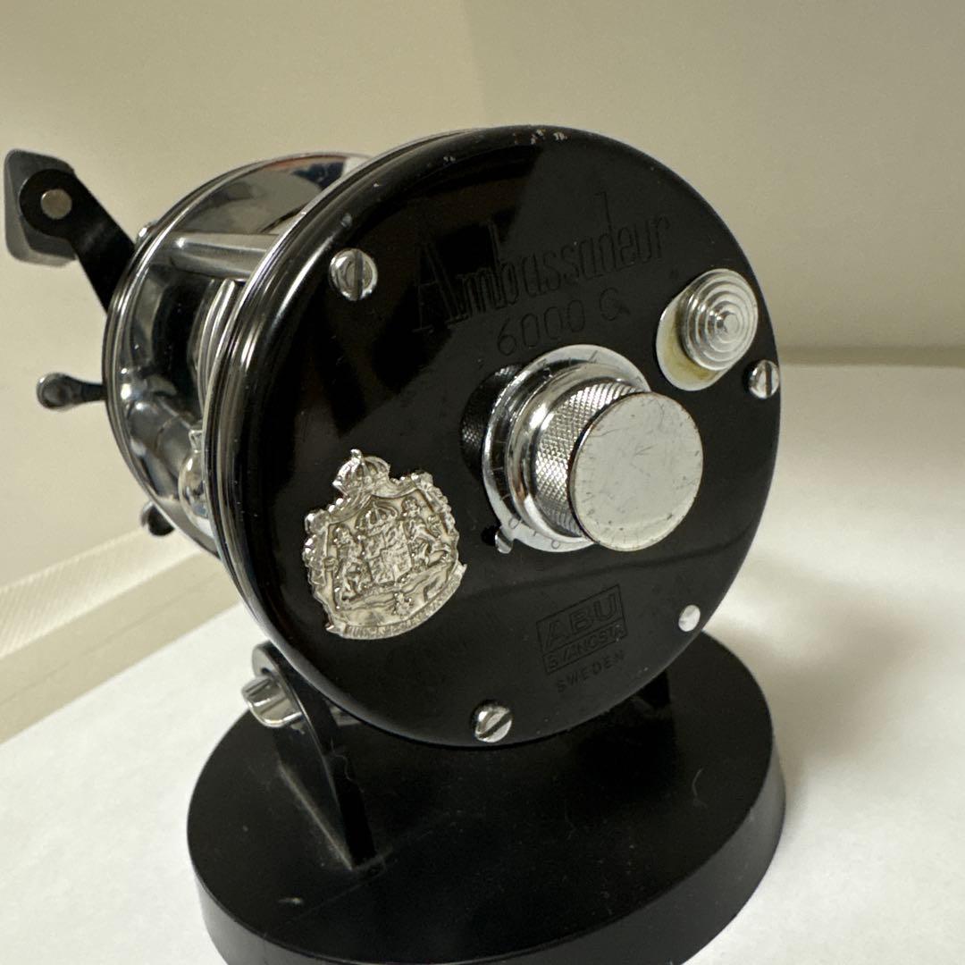 Ambassadeur 6000cベイトリール 黒と銀