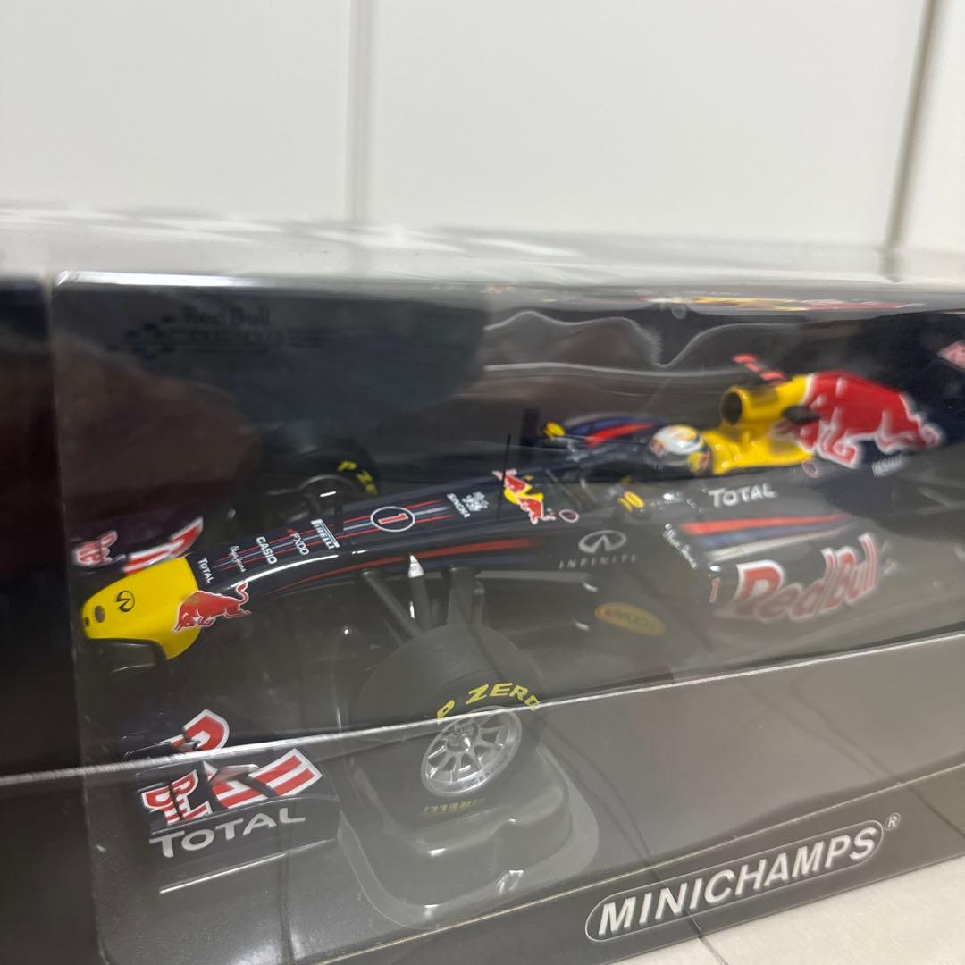 MINICHAMPS 1/18レッドブル セバスチャン・ベッテル RB7