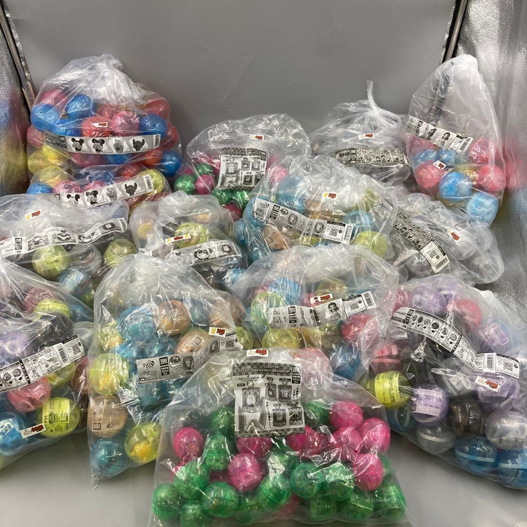 ★ガチャガチャ　まとめ売り　未開封　850点以上