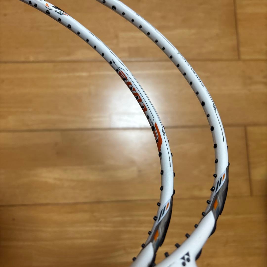 VOLTRIC70Etuneバドミントンラケット 2本セット