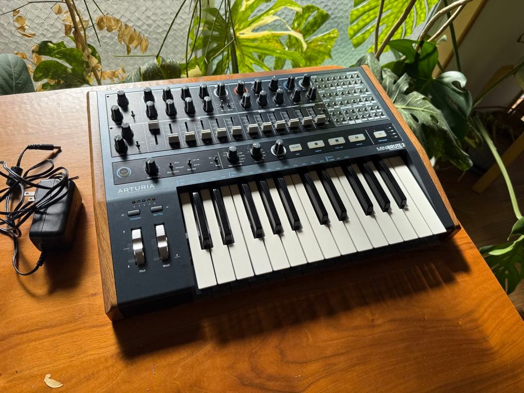 ARTURIA MINIBRUTE 2 アナログシンセサイザー