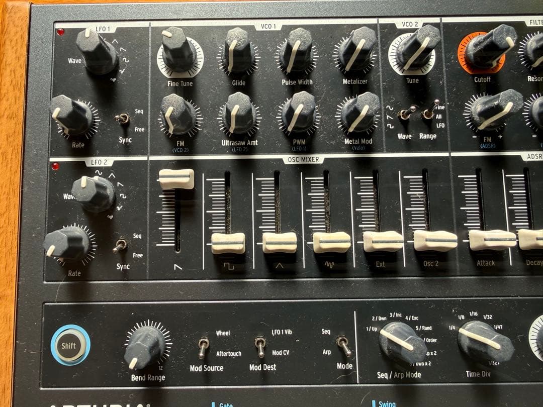 ARTURIA MINIBRUTE 2 アナログシンセサイザー