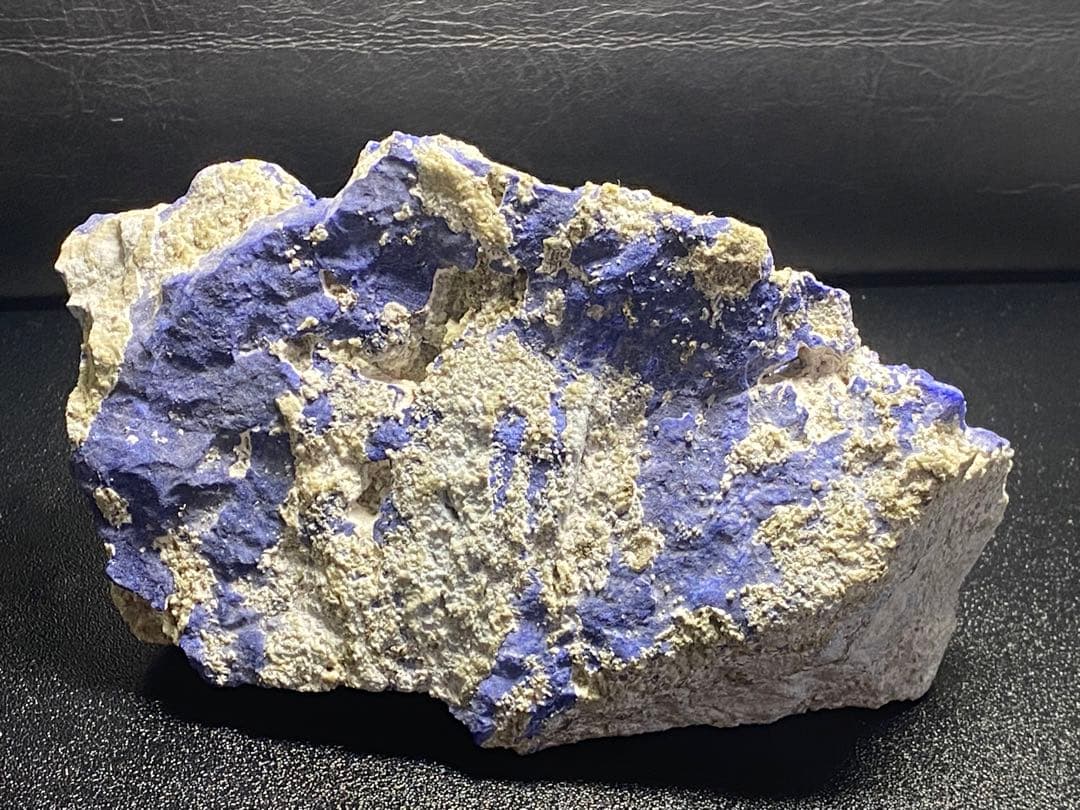 ラピスラズリ　母岩付き結晶　1.5kg