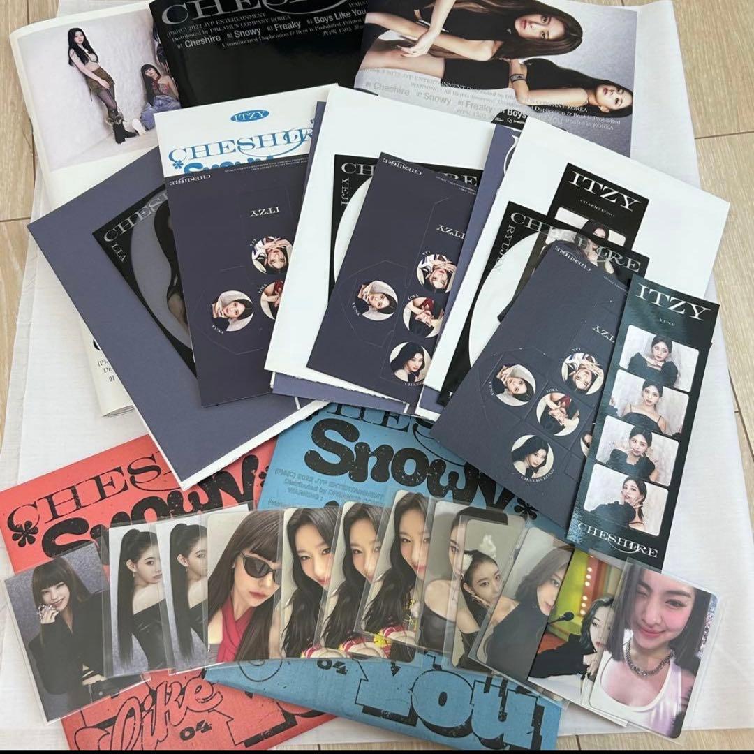 ITZY アルバム＋トレカ＋付属品＋缶バッジ＋キーホルダー＋うちわ まとめ売り
