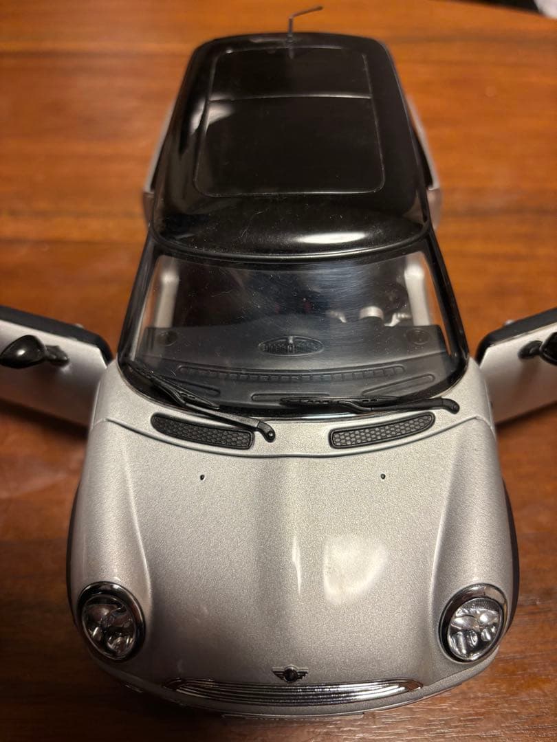 AUTOart 1/18 MINI COOPER ミニクーパー ミニカー