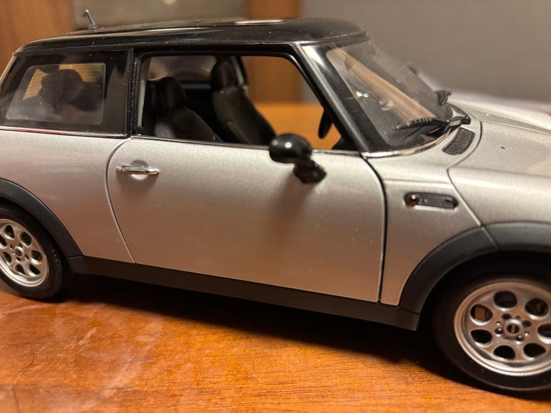 AUTOart 1/18 MINI COOPER ミニクーパー ミニカー