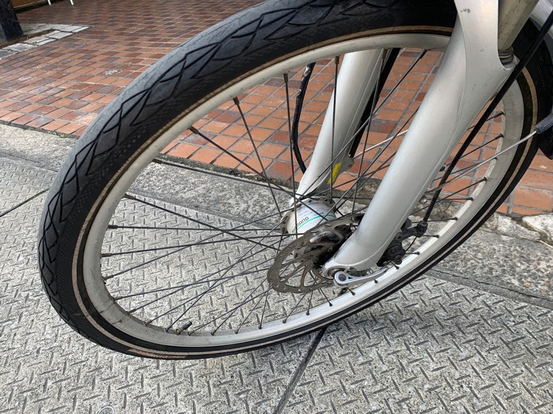 シルバー クロスバイク 前後照灯付き