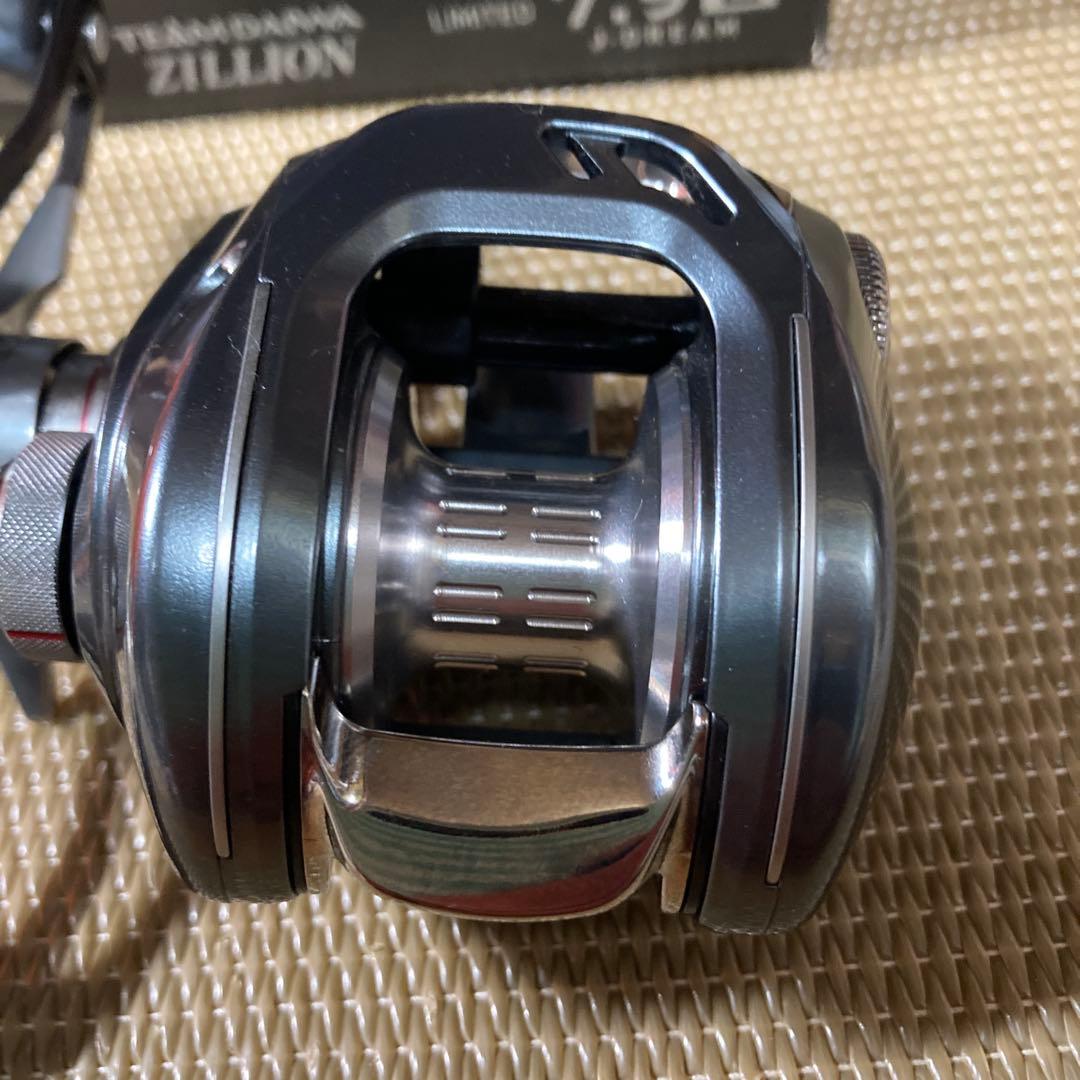 ＴＤジリオンリミテッド 7.9Ｌ　Ｊドリーム　左ハンドル