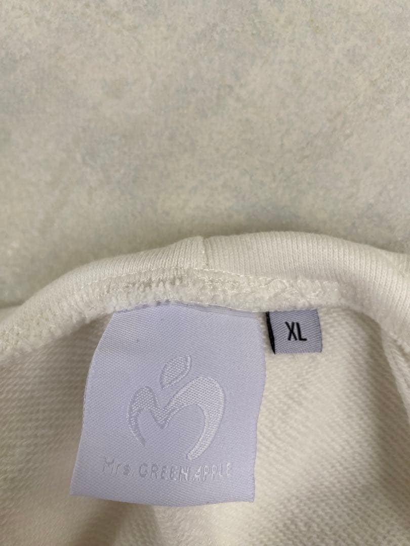 Mrs. GREEN APPLE The White Lounge パーカー