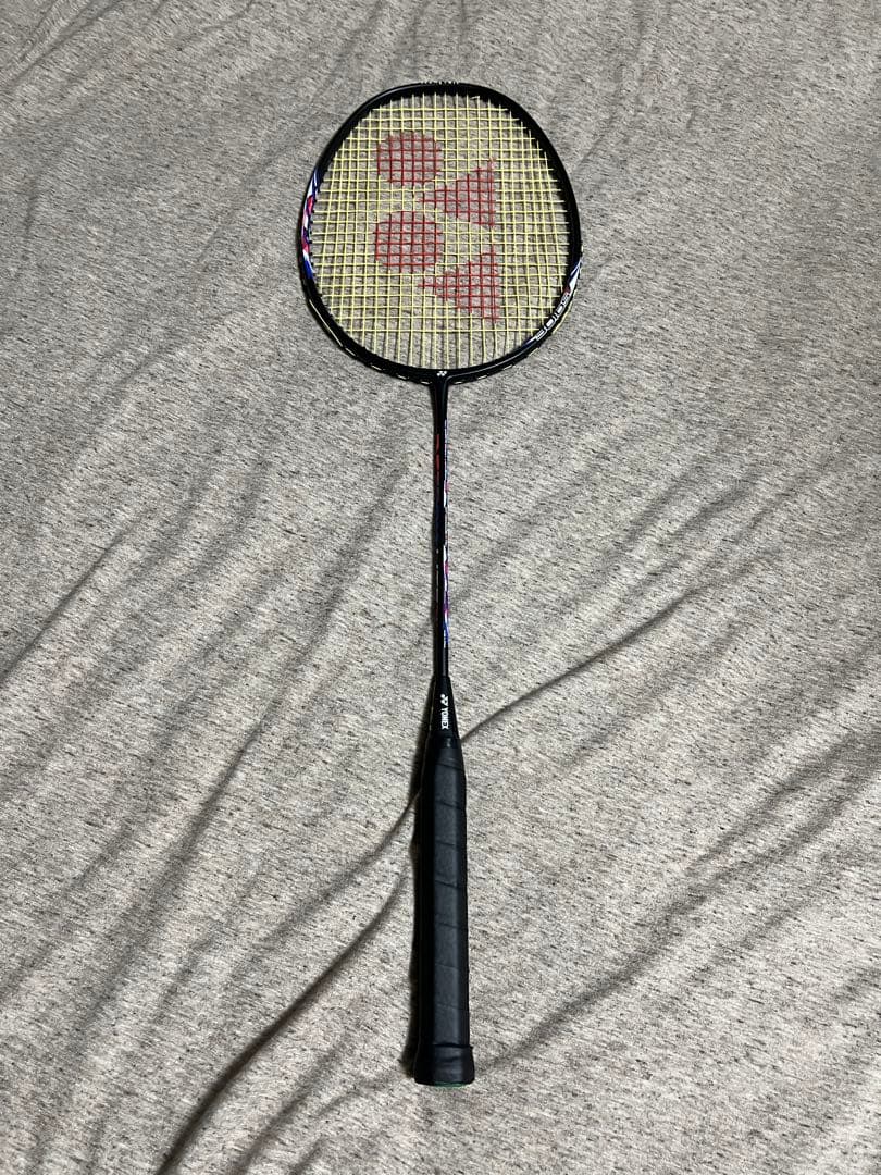 YONEX Astrox バドミントンラケット元値30000円
