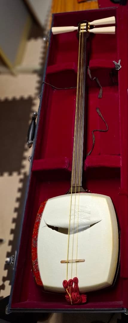 く*ら様 津軽三味線本体 3弦 赤い模様