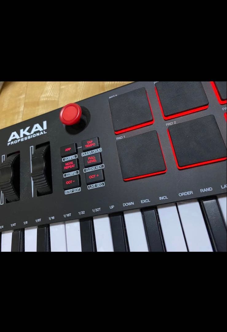 AKAI MPK mini plus 本体