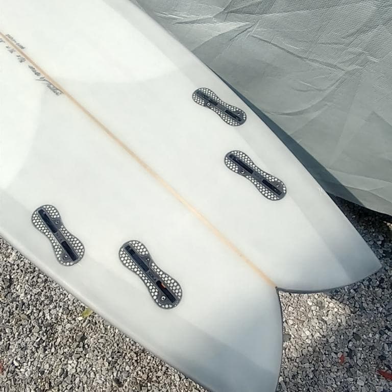 ☆未使用品☆ オーダーボード ミッドレングス 6'8\"　クアッド