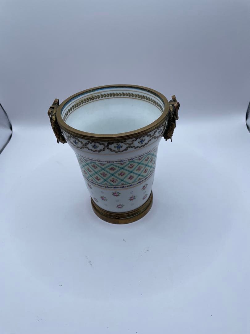 陶器製花柄バケツ 金属装飾付き