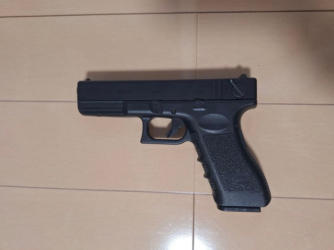 東京マルイ　GLOCK 18C電動ハンドガン