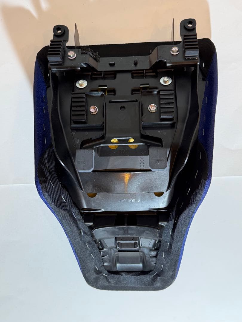 バイクシートSUZUKIVストローム1050ローシート