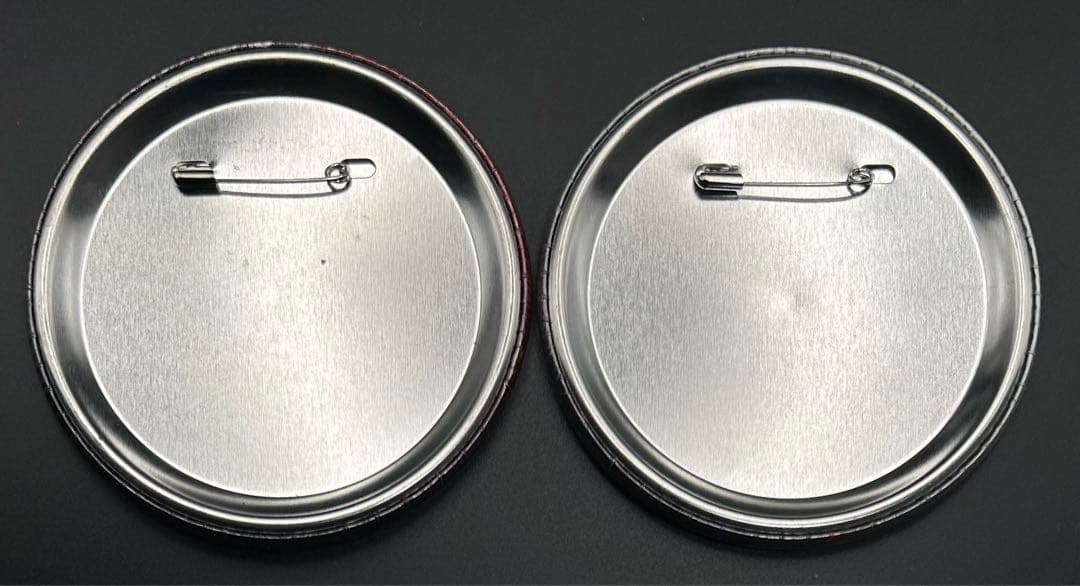 NARUTO 疾風伝 ナルト・サスケ 暁 缶バッジ 非売品 85mm 2個セット