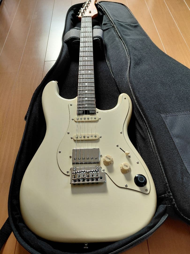 ヘッドホン付き　Mooer GTRS S800 アイボリーホワイト