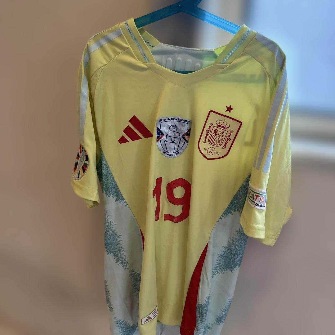 スペイン代表 adidas イエローシャツ 19番 ヤマル