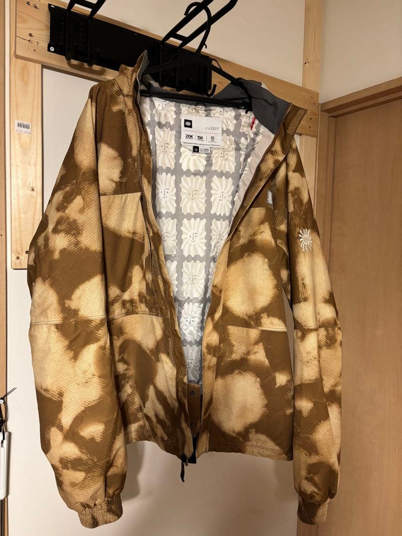 スノーボードウェア 686 シックスエイトシックス DOJO ジャケット　XL