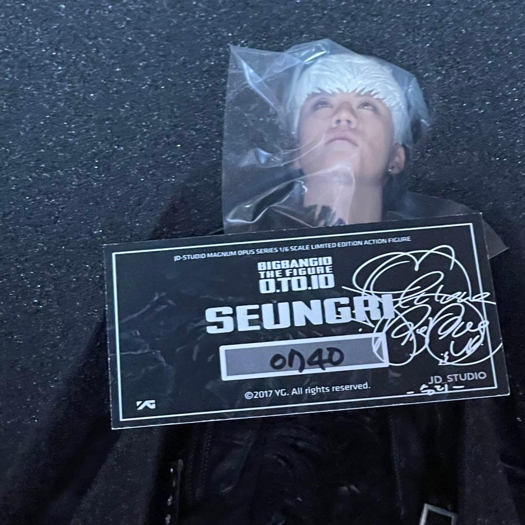 BIGBANG スンリ 12インチアクションフィギュア