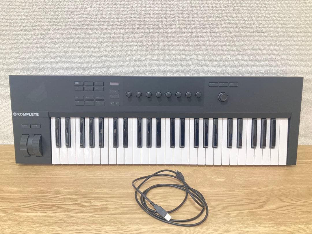 ☆超大人気商品！！ KOMPLETE KONTROL A49 MIDIキーボード