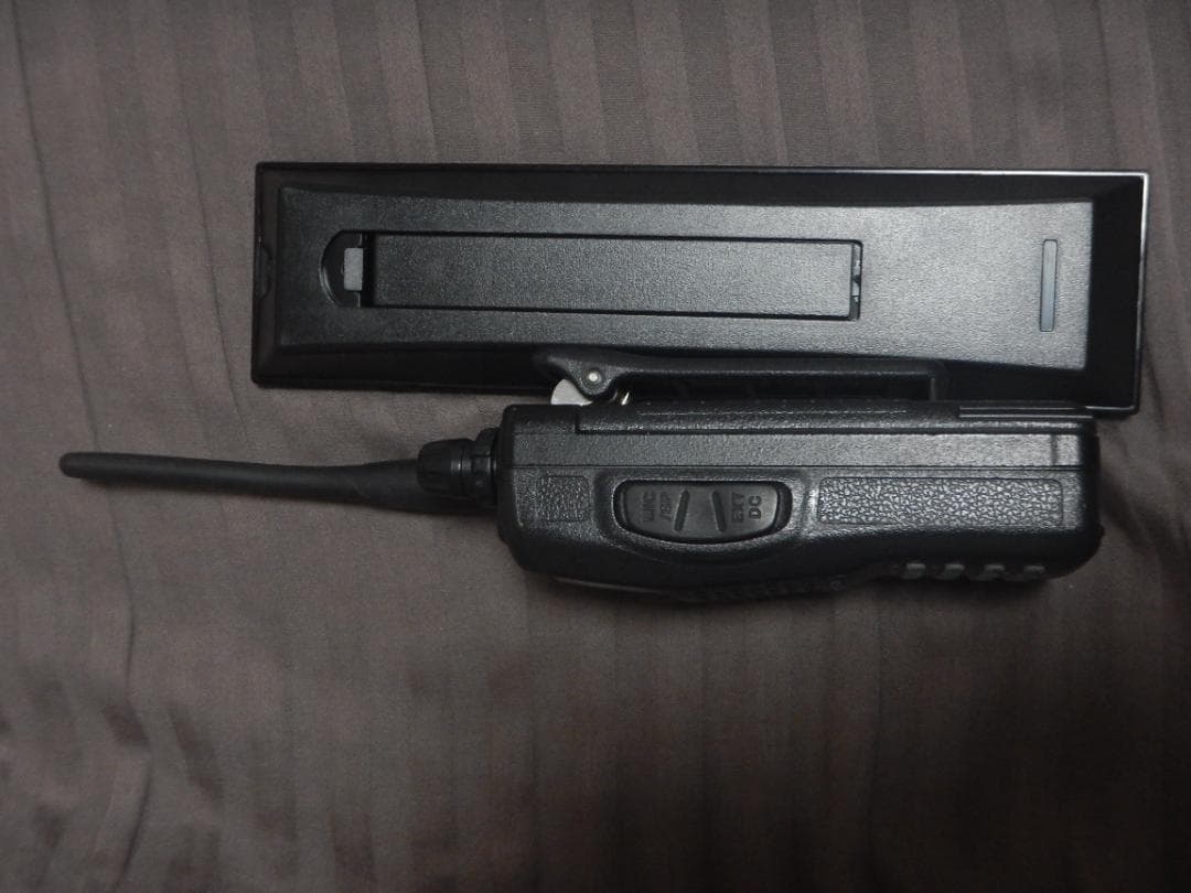 FT-60 トランシーバー