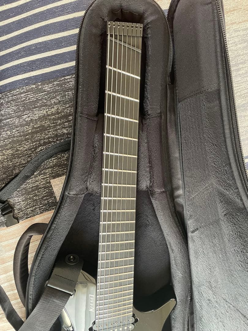 Kiesel ZM8 Zeus 8弦 Headlessギター