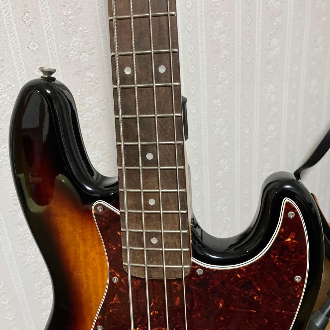 ベース Squier ClassicVibe '60s Jazzbass