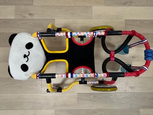 犬用車椅子、柴犬用4輪車、犬の車椅子