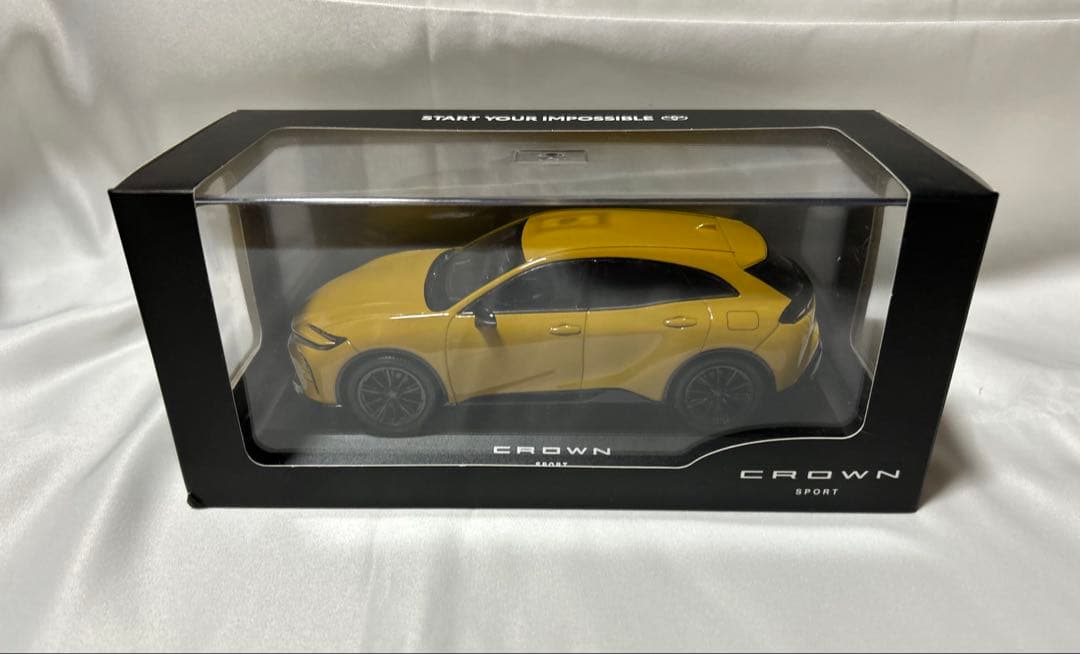 トヨタ クラウンスポーツ ＨＥＶ カラーサンプル　マスタード　1/30