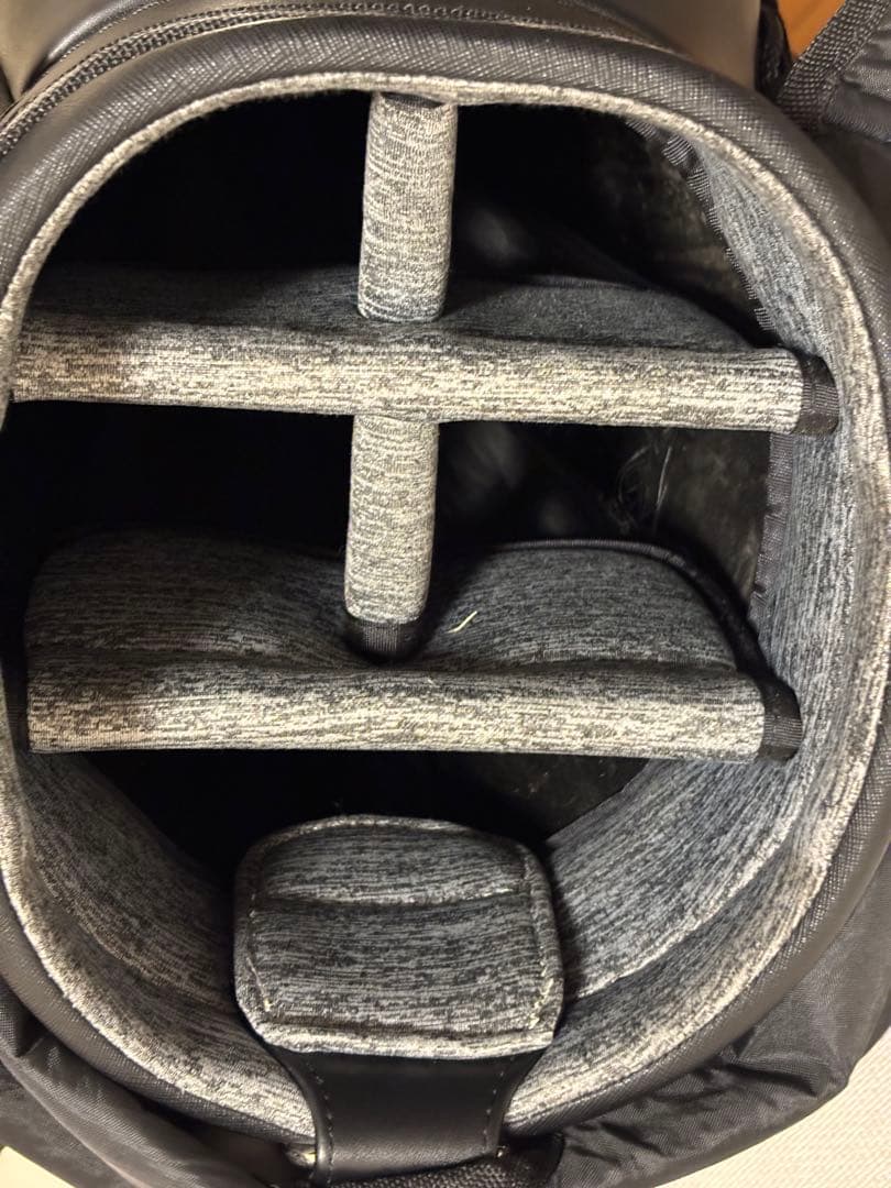 TaylorMade ブラック　キャディバッグ　キャスター付