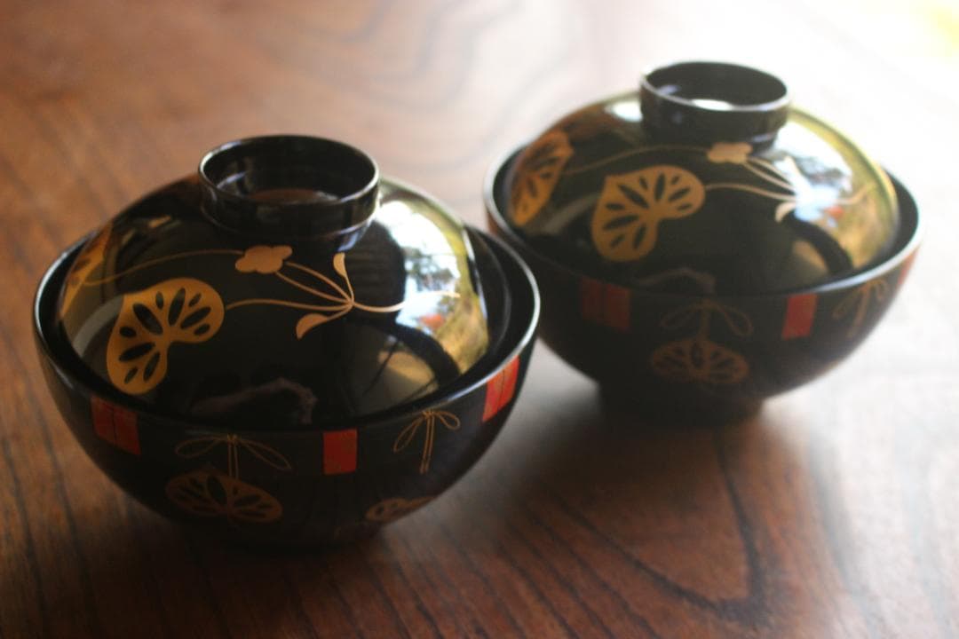 時代逸品！上質黒漆に極上水葵御所車蒔絵の映えるお椀2点（検輪島塗京塗蒔絵椀