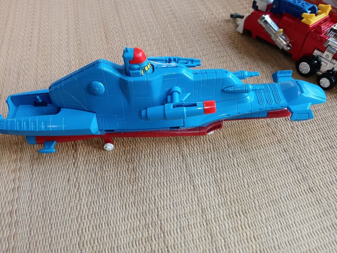 恐竜戦隊コセイドン　宇宙空母ブルーノア