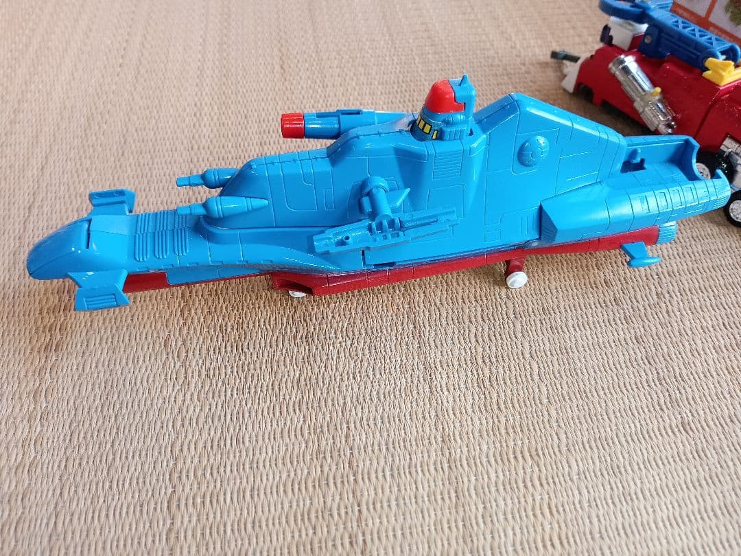 恐竜戦隊コセイドン　宇宙空母ブルーノア