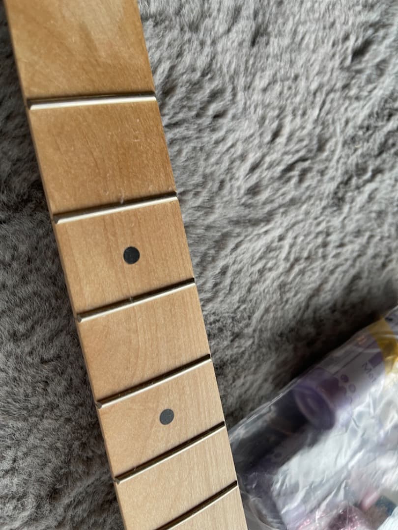 ジャンク品　ギター ボディ　ネック塗料他