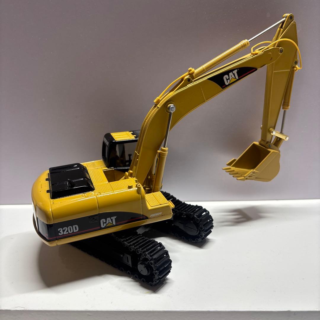 【1/40】CAT 320D ミニチュア重機