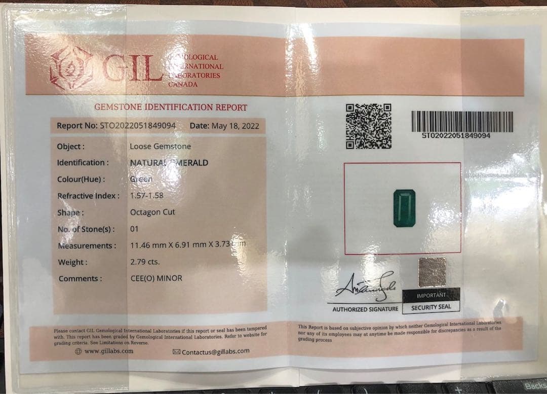 エメラルドシェイプ ザンビア産グリーンエメラルド宝石。「GIL 認定」
