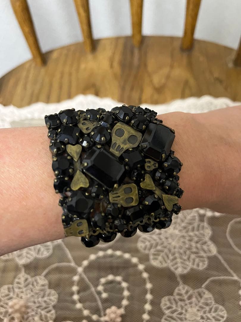 ヴィンテージ　スカル　黒ビーズ5連ブレスレット　ゴージャス 一点物