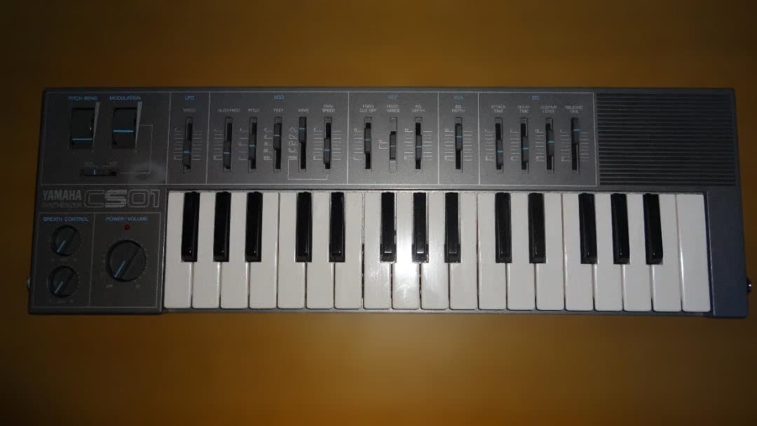 Yamaha CS-01 シンセサイザー （難あり）
