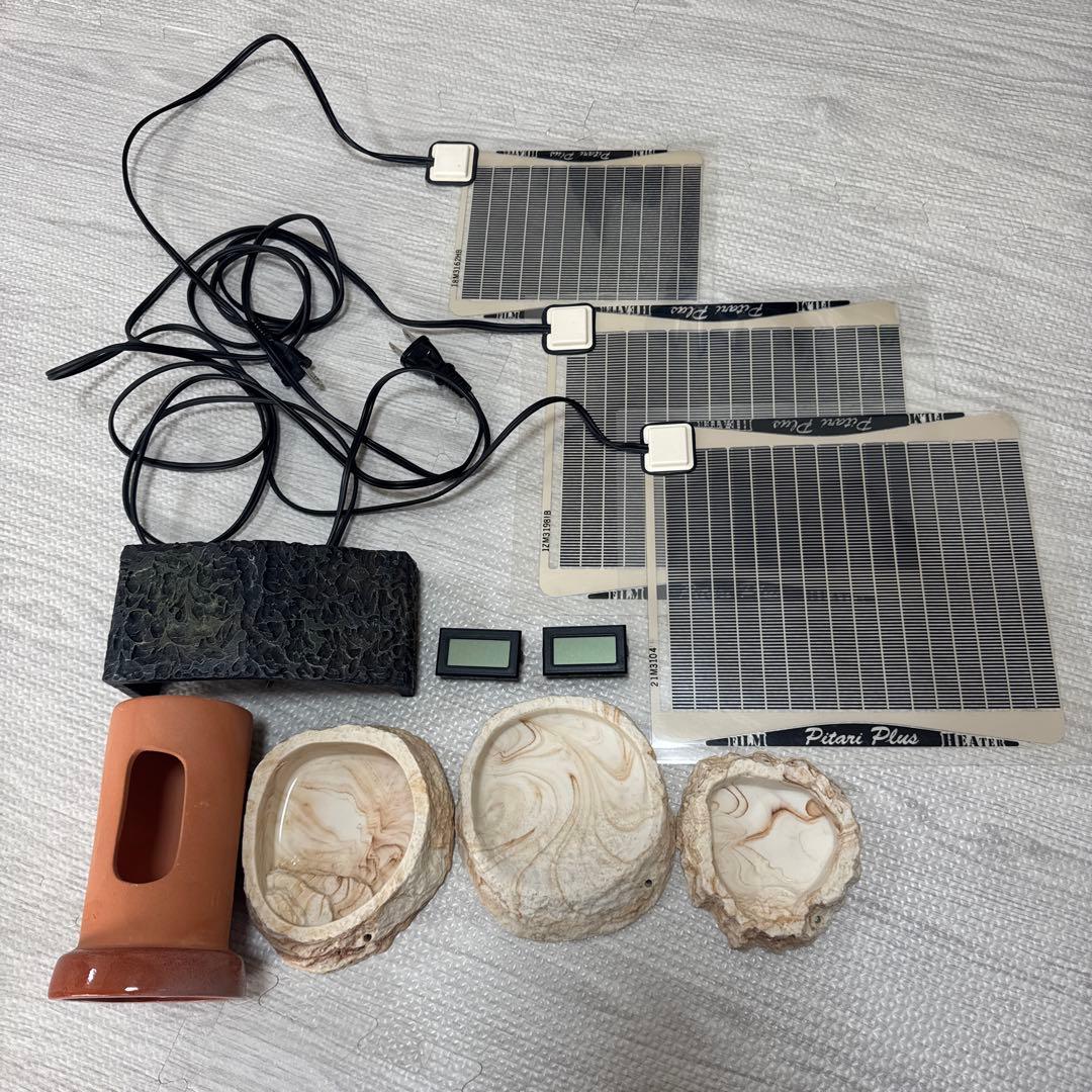 爬虫類飼育セット　ピタリ適温プラス　餌皿　温度計