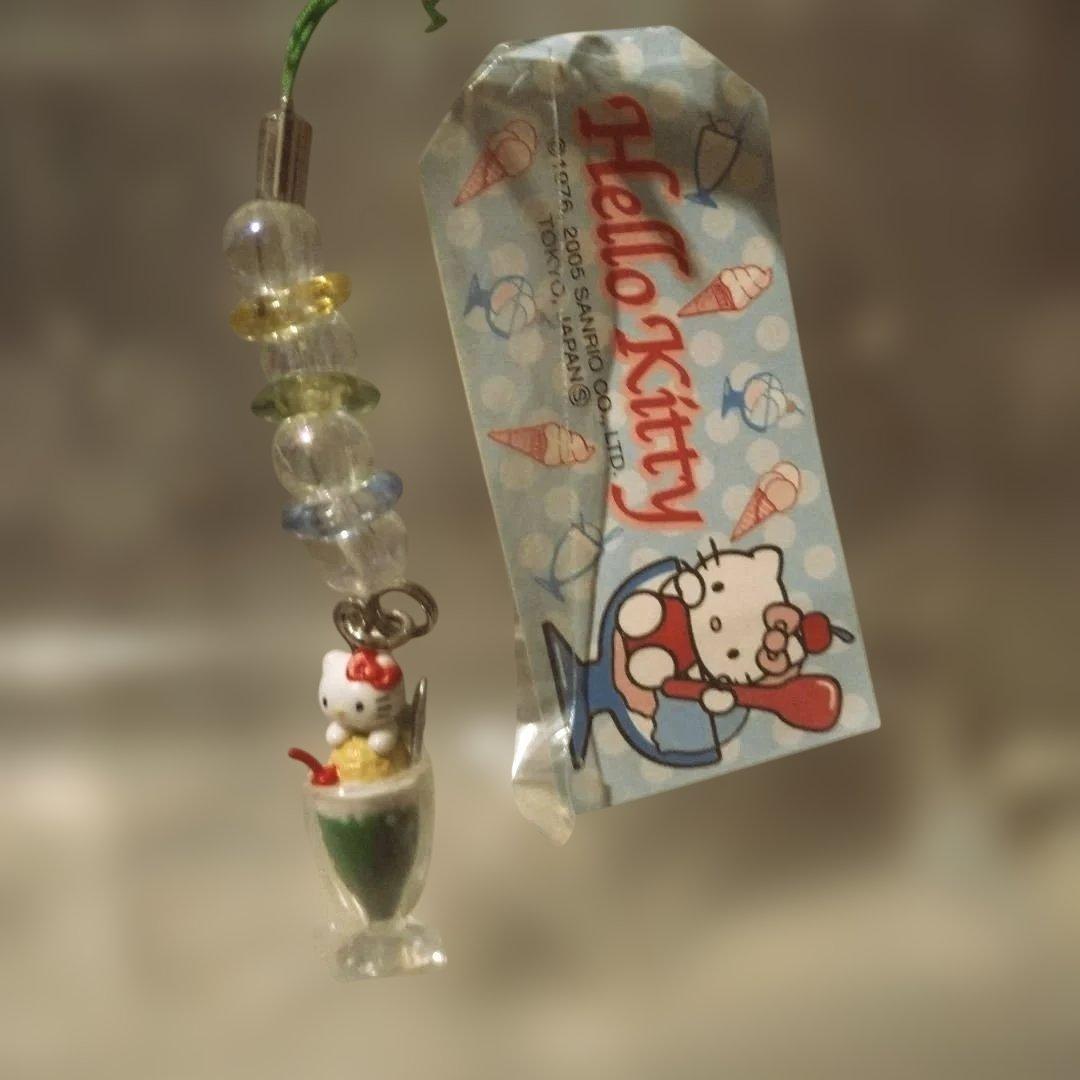ハローキティ 　パフェ　スイーツ　ストラップ　原宿　超レア♡