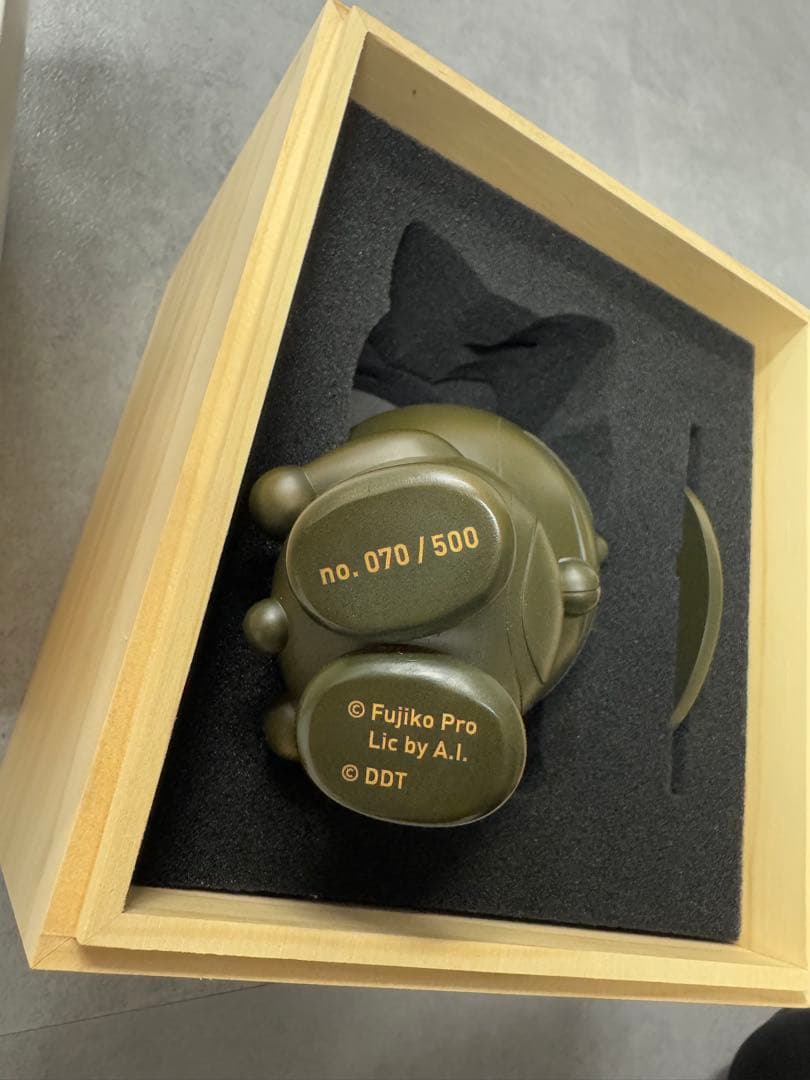 ドラえもん GANSO DORAEMON Bronze Sculpture 新品