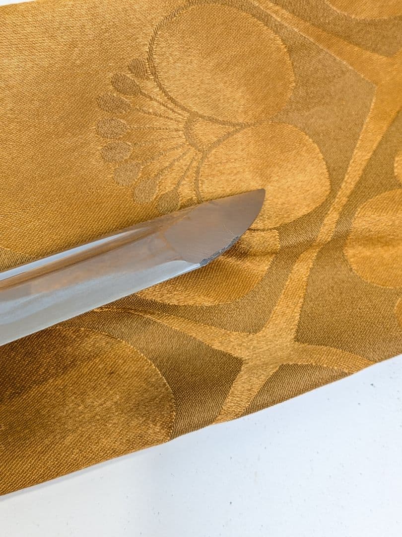 P865【模造刀】美術刀 短刀 脇差 刀掛け 刀袋付 豪華拵え 居合 コスプレ